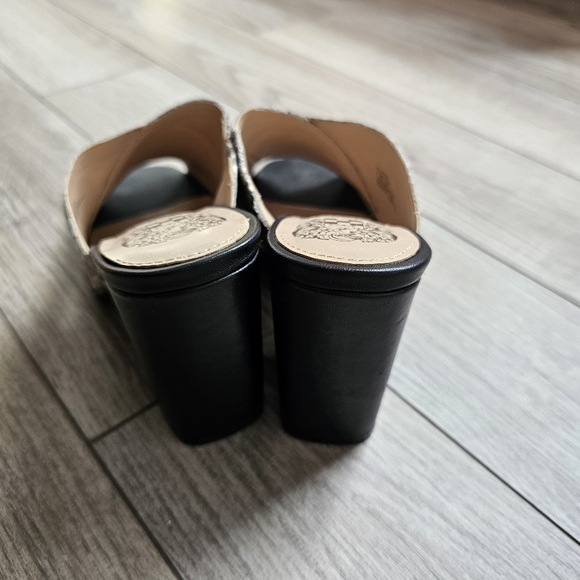 Vince Camuto Jevan Mule - Picture 5 of 7